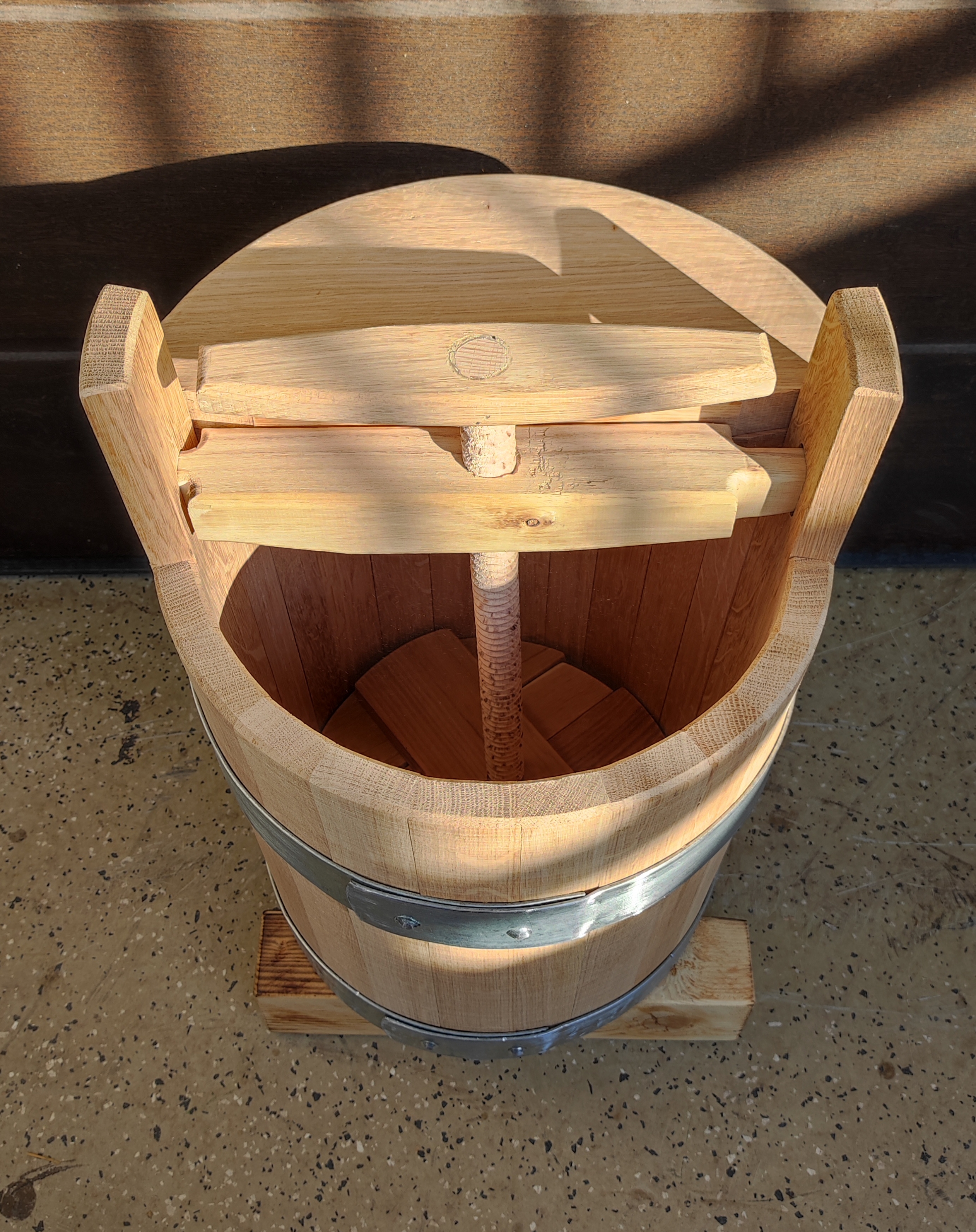 15 literes káposztás dézsa állvánnyal, fedővel