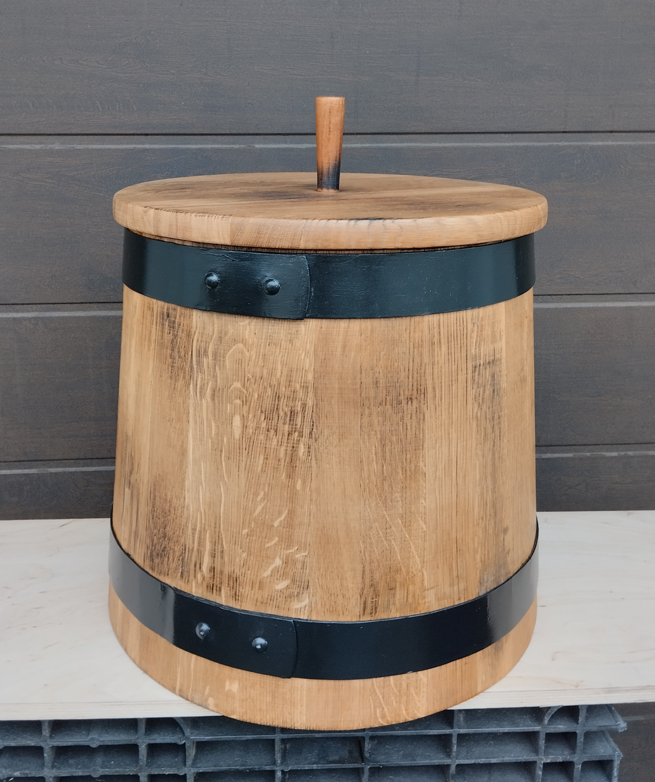 40 literes tölgyfa dézsa fedővel