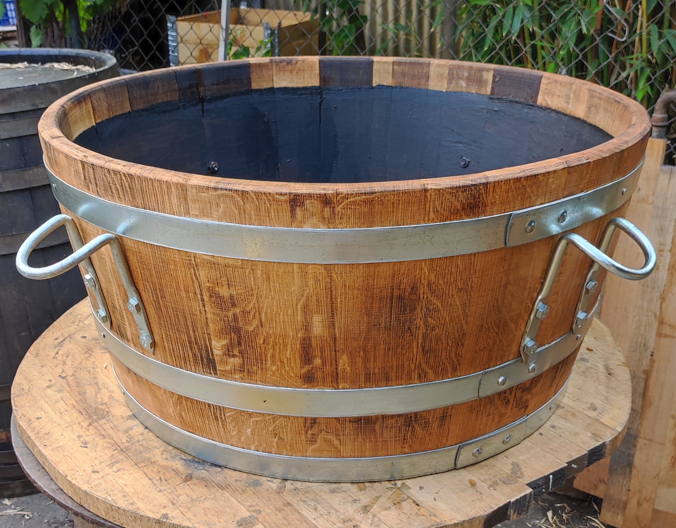 40 cm magas, 80 cm átmérőjű virágdézsa