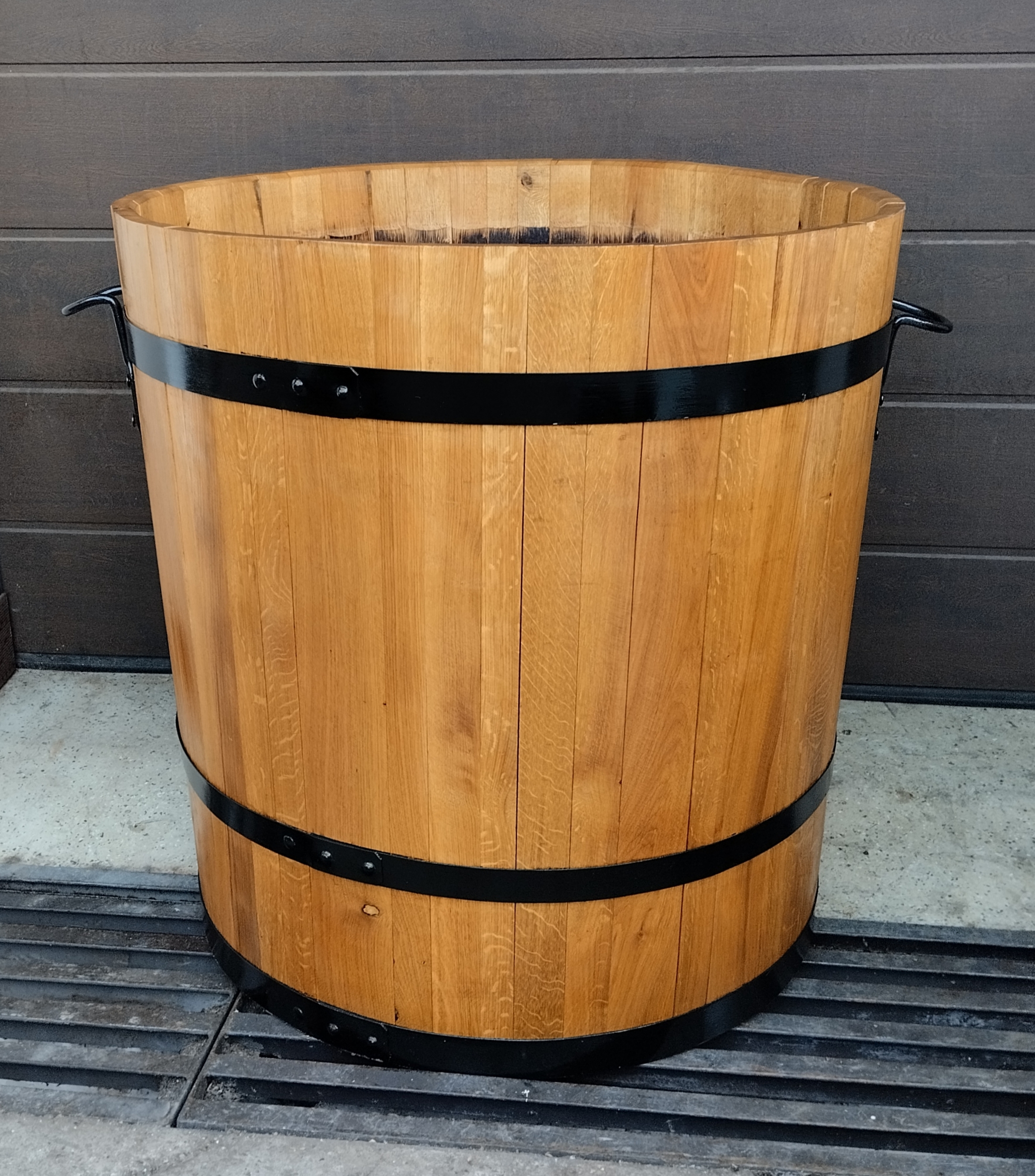 90 cm magas, 90 cm átmérőjű tölgyfa dézsa