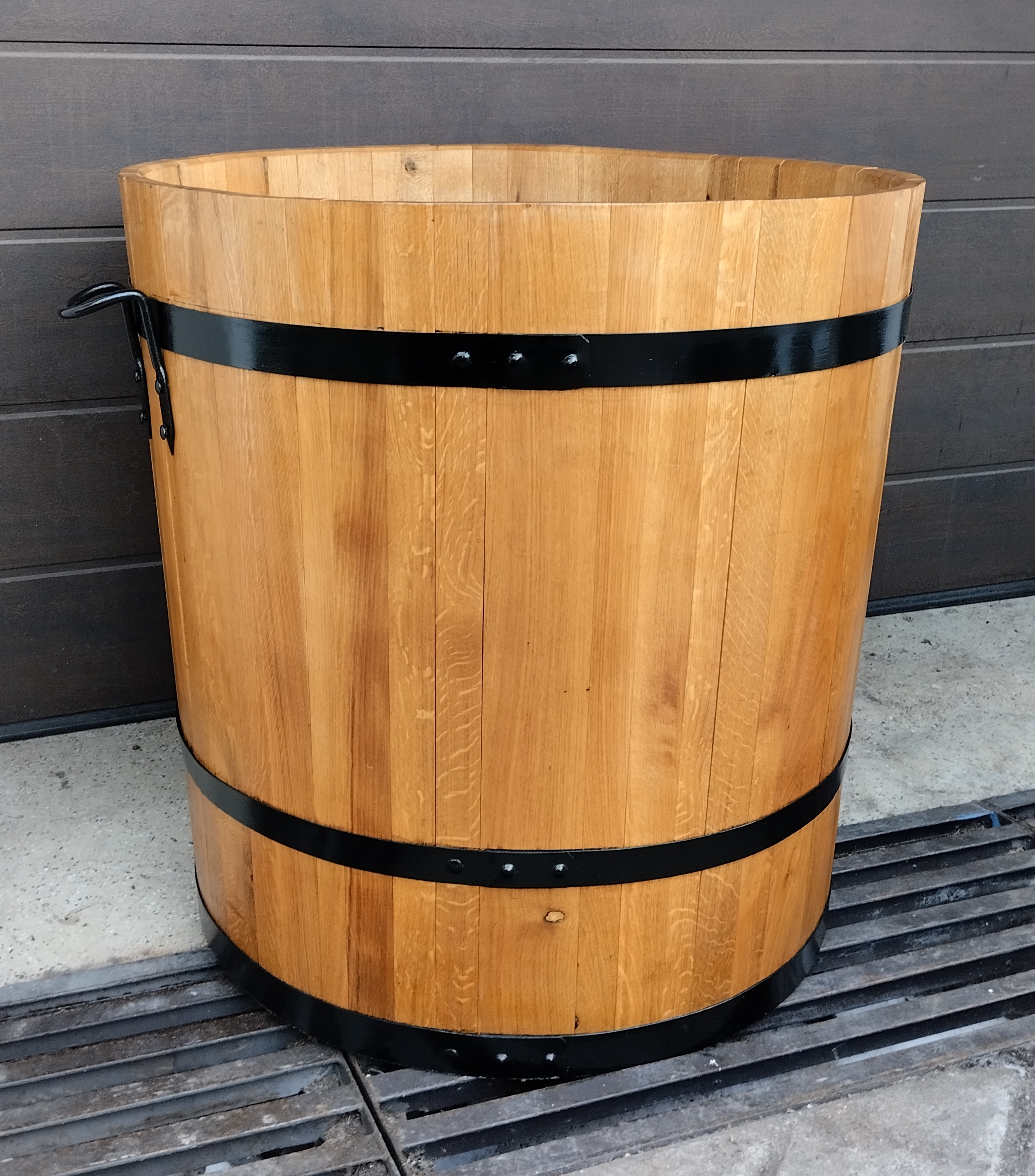 90 cm magas, 90 cm átmérőjű tölgyfa dézsa