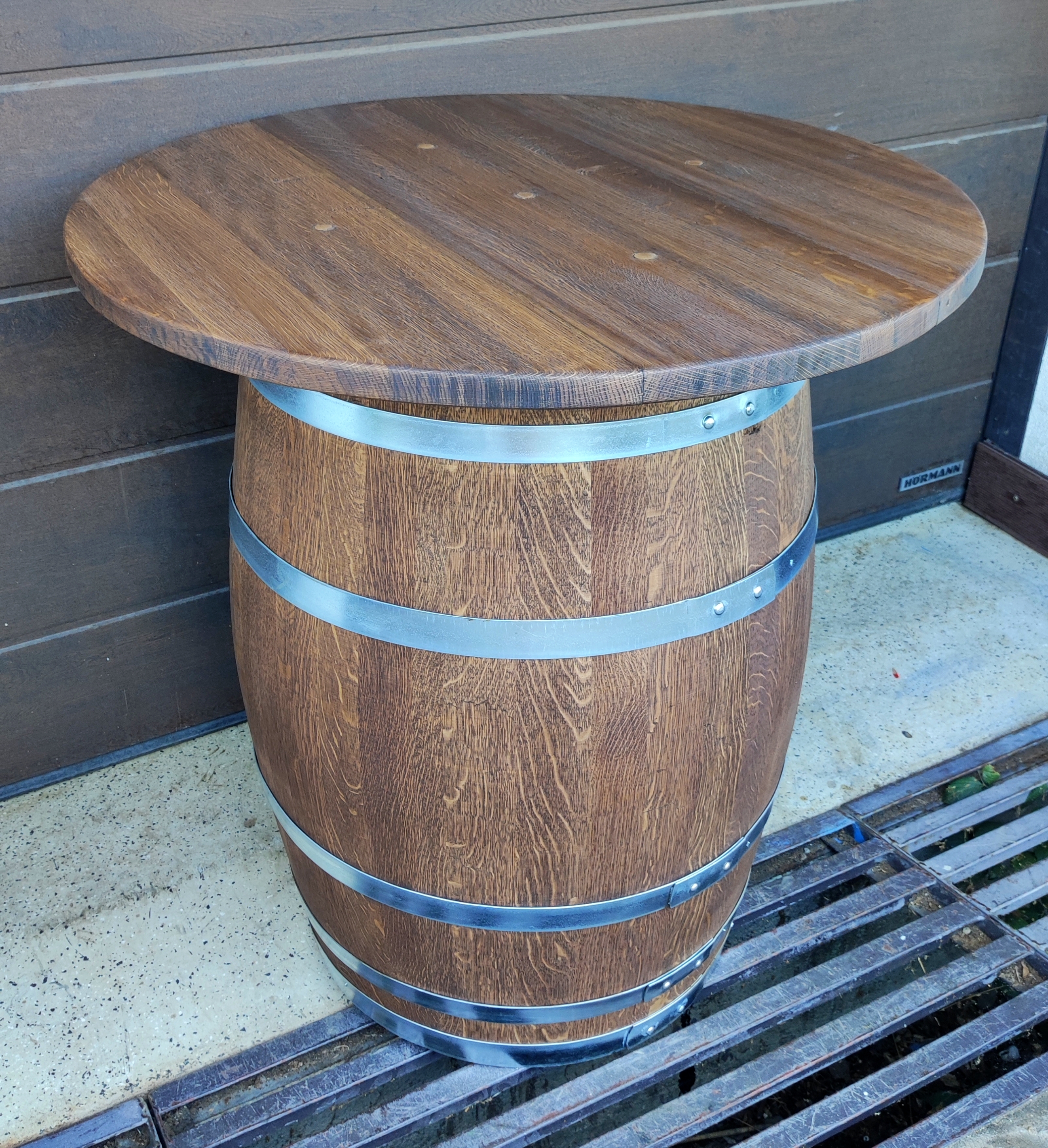 250 literes bárasztal