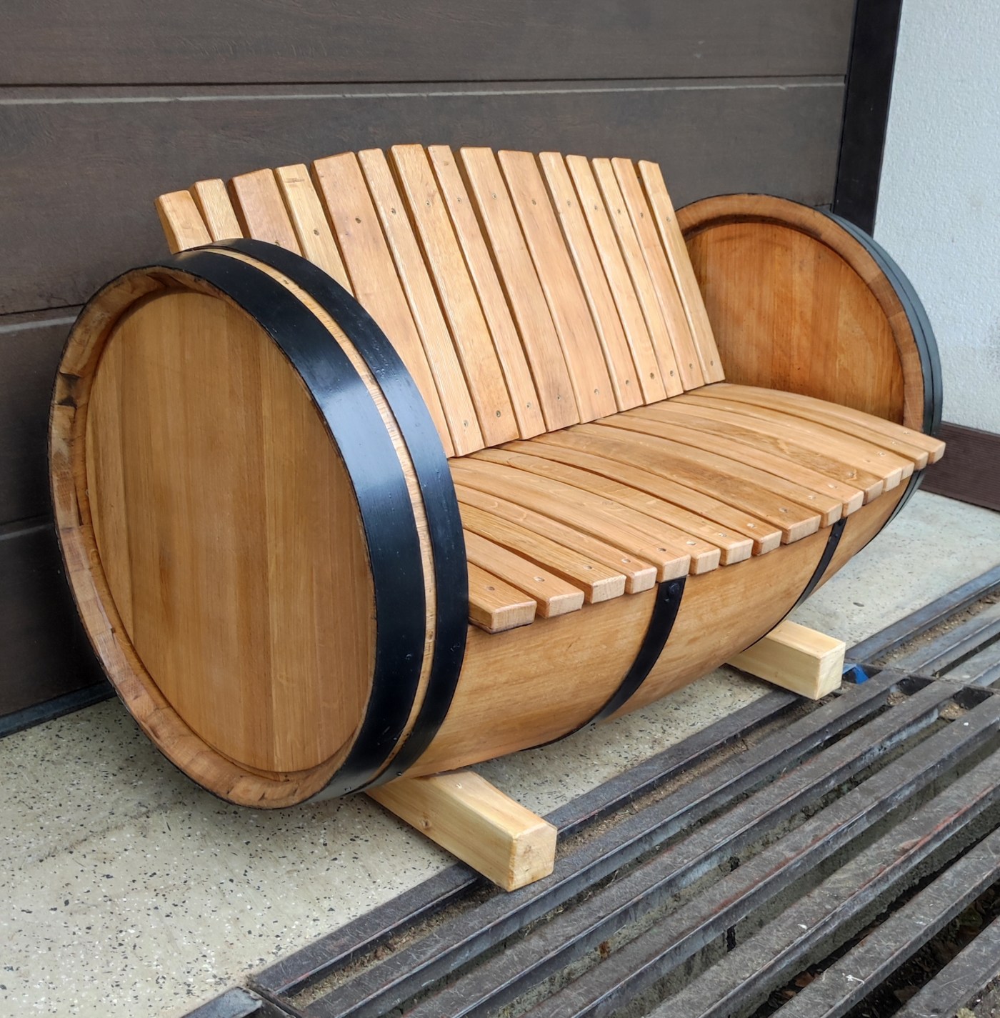 Egyedi méretű hordóból készült egy-kétszemélyes fotel