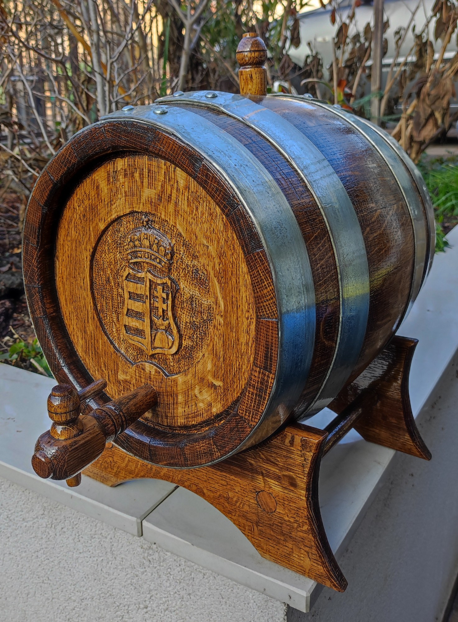 10 literes tölgyfa hordó magyar címer faragással, antikolva