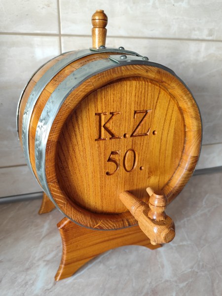 10 literes tölgyfa hordó monogram faragással